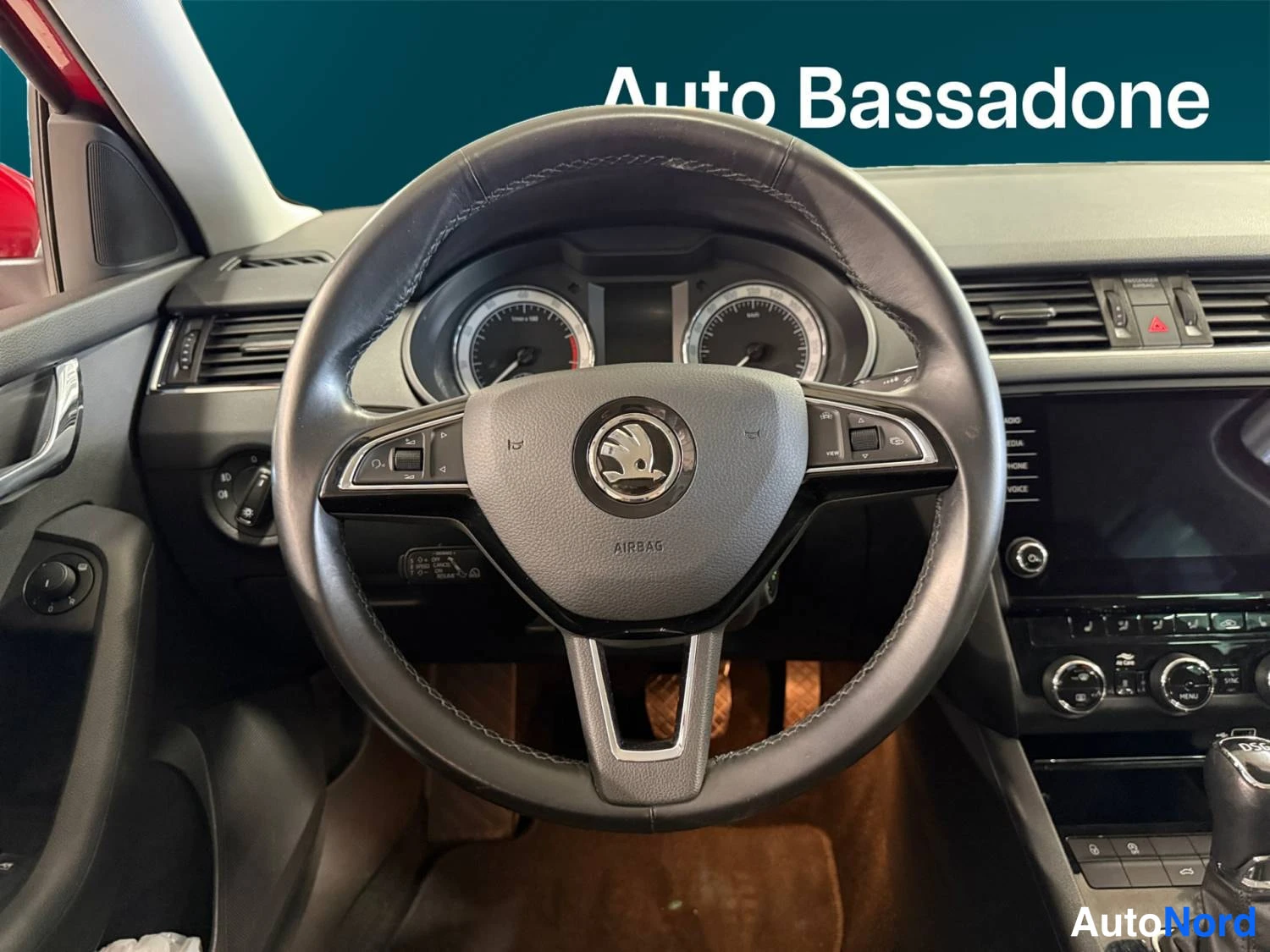 Punainen Skoda Octavia 2019, kuva 15
