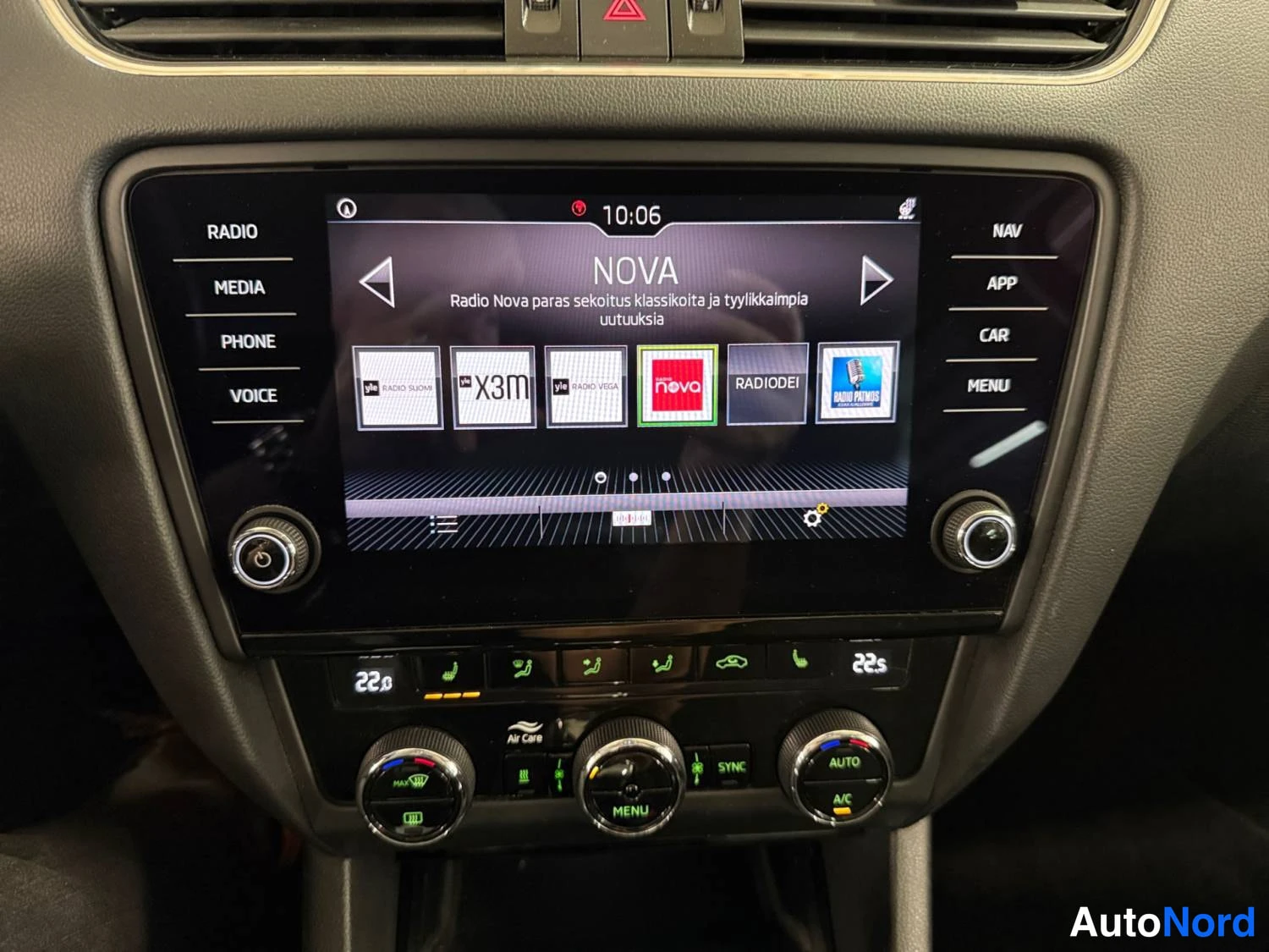 Punainen Skoda Octavia 2019, kuva 19