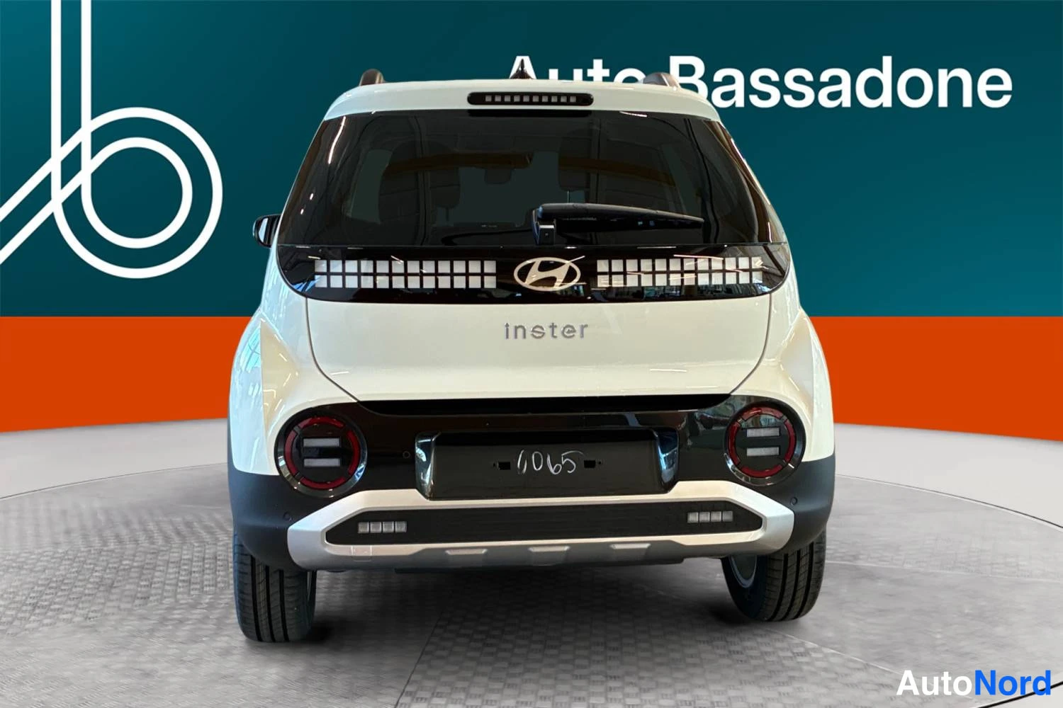Valkoinen Hyundai Inster 2026, takaa, kuva 9