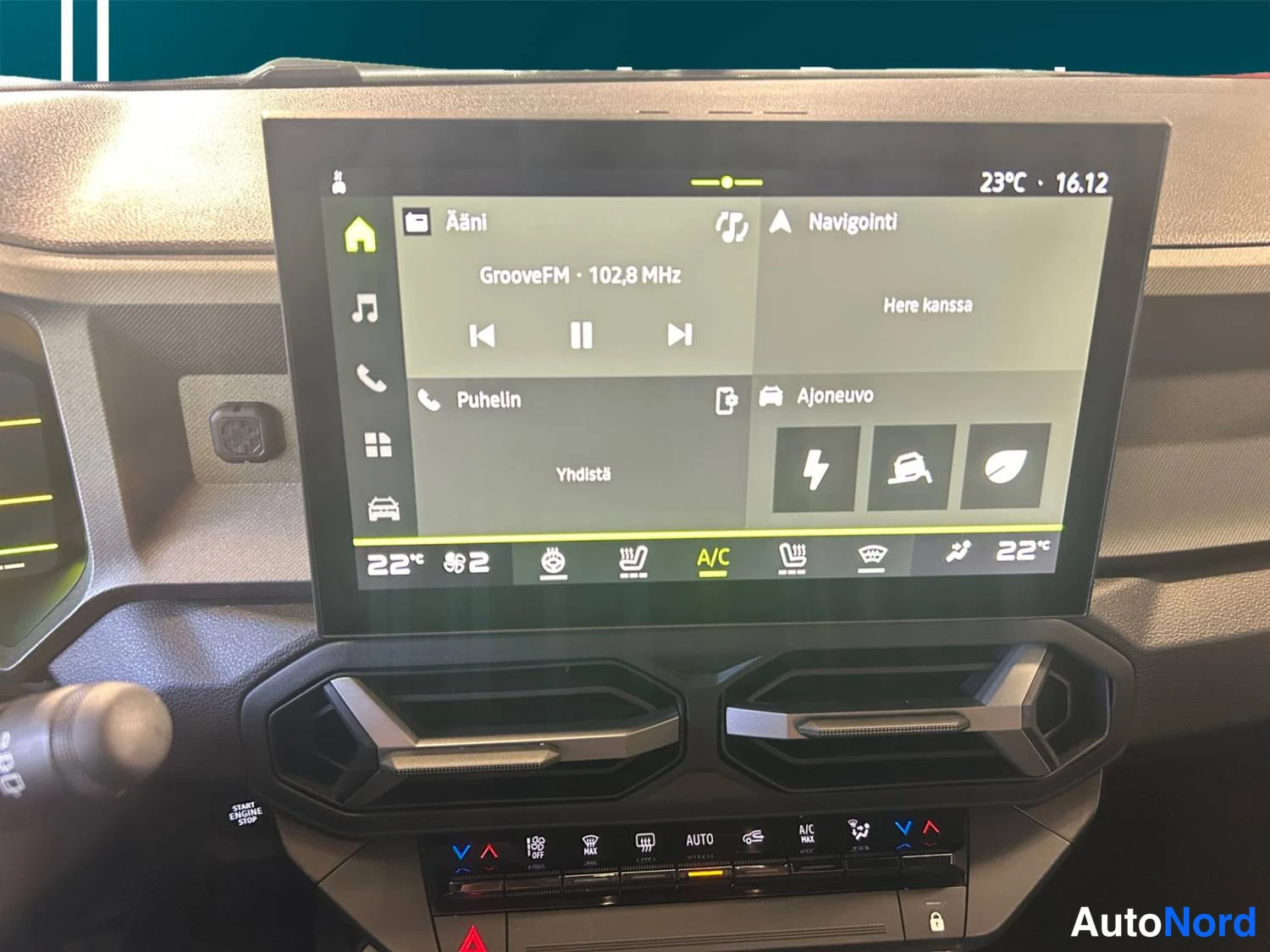 Beige Dacia Bigster 2025, photo 12