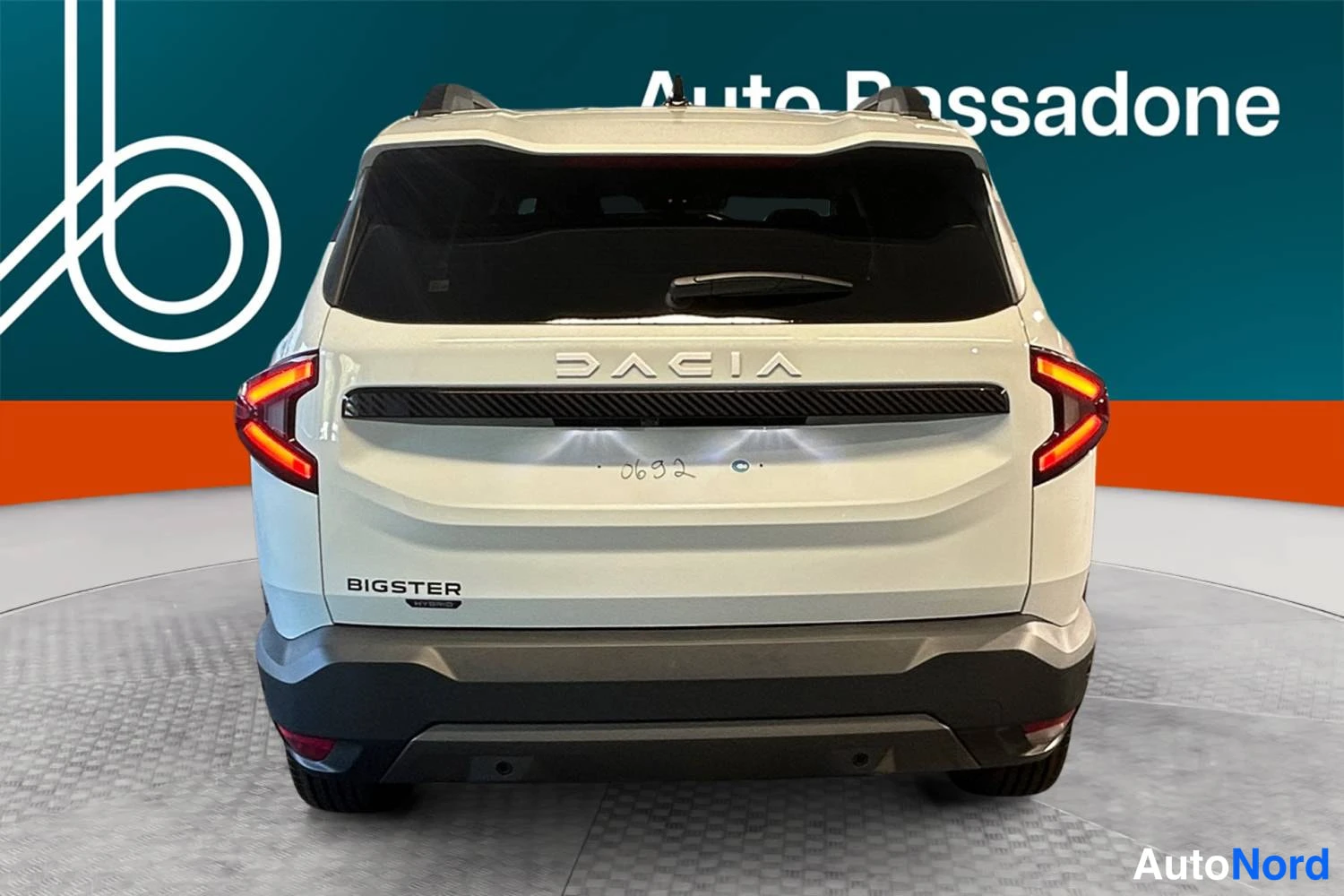 Beige Dacia Bigster 2025, rear, photo 8