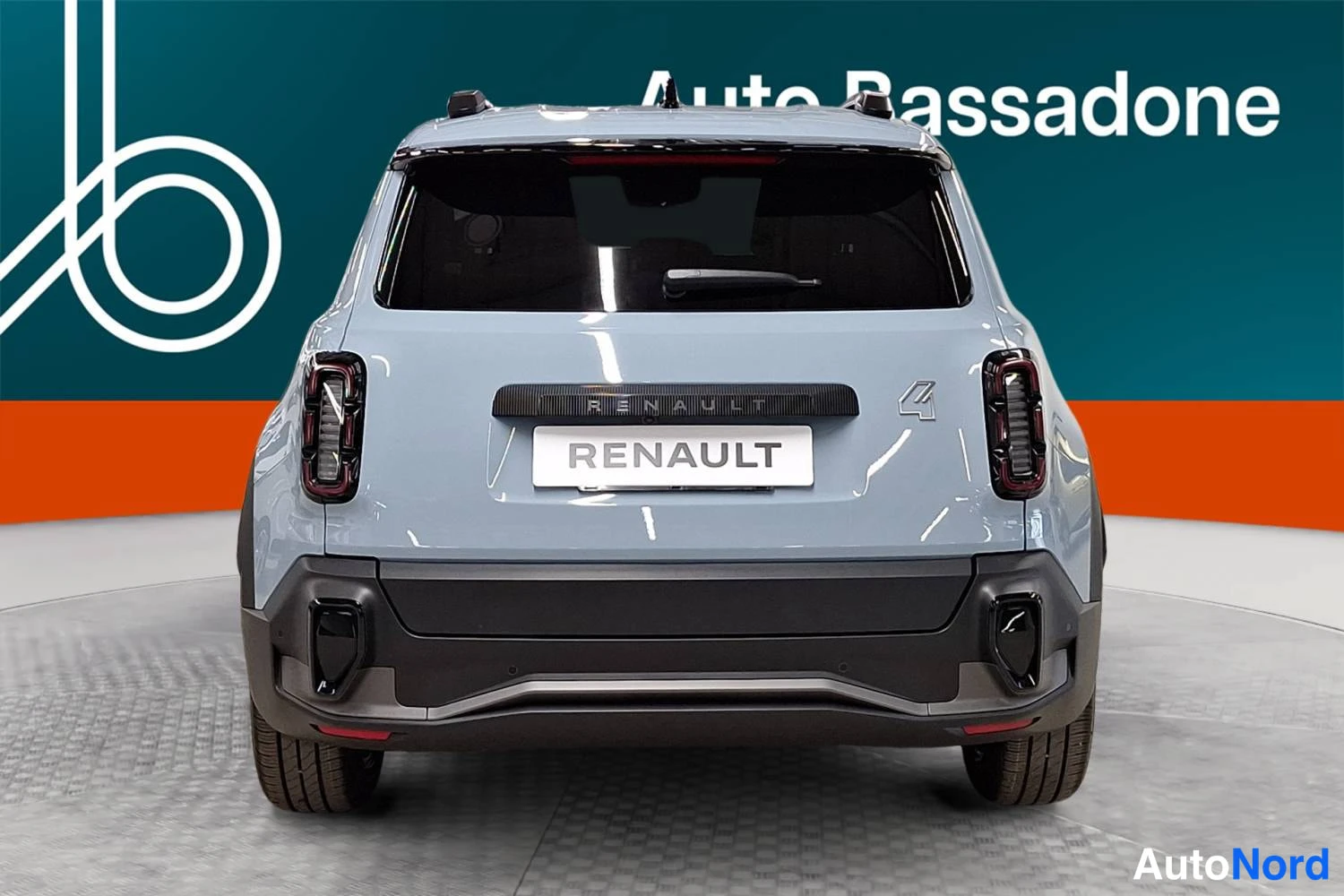 Sininen Renault 4 E-Tech electric 2026, takaa, kuva 4