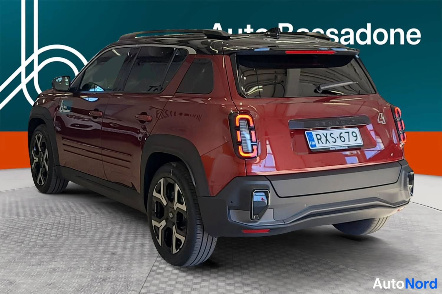 Punainen Renault 4 E-Tech electric 2026, takaviisto, kuva 6