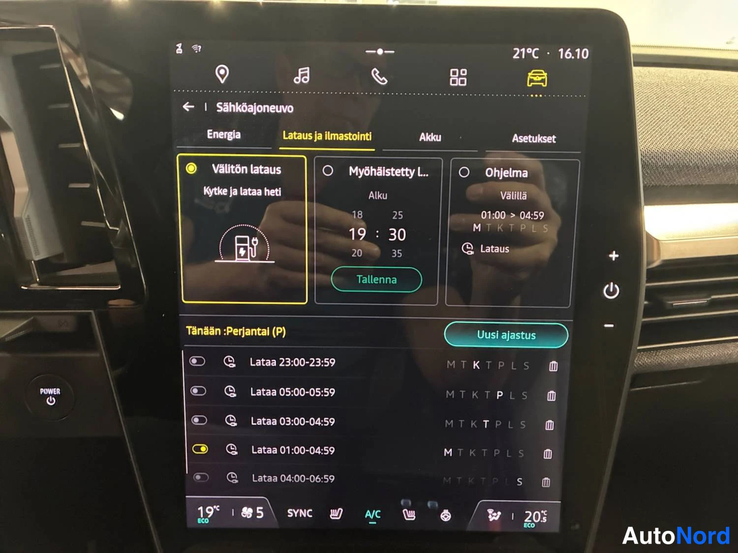 Musta Renault Megane E-Tech electric 2023, kuva 23
