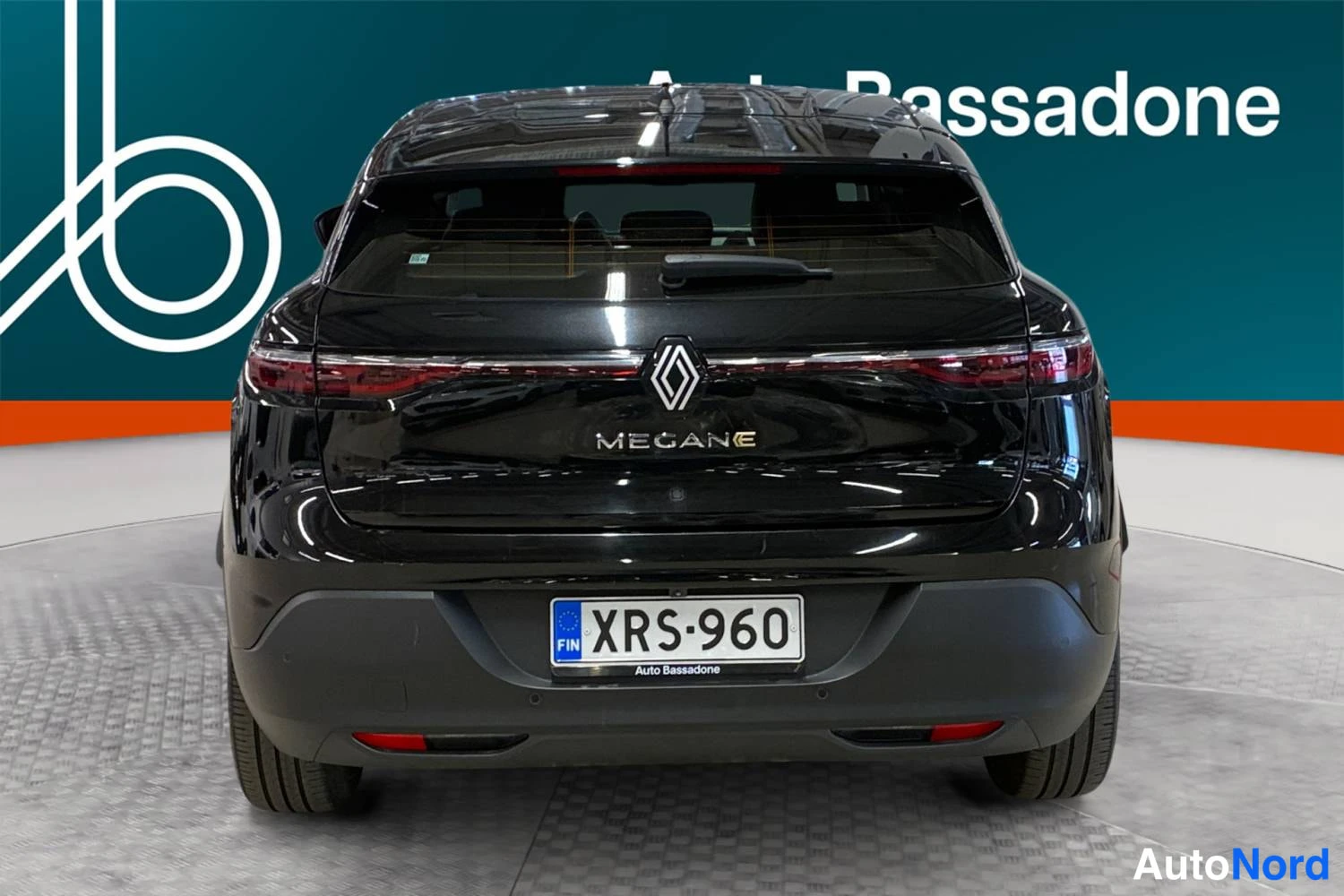Musta Renault Megane E-Tech electric 2023, takaa, kuva 8