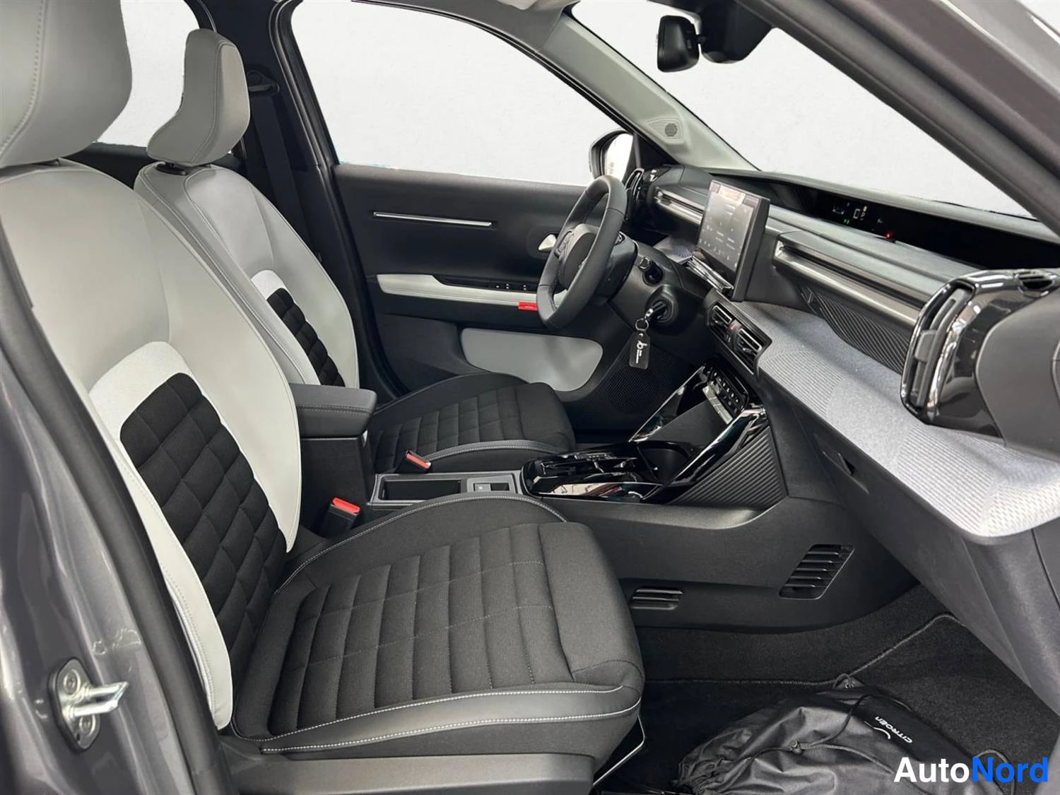 Harmaa Citroen C3 aircross 2025, kuva 14