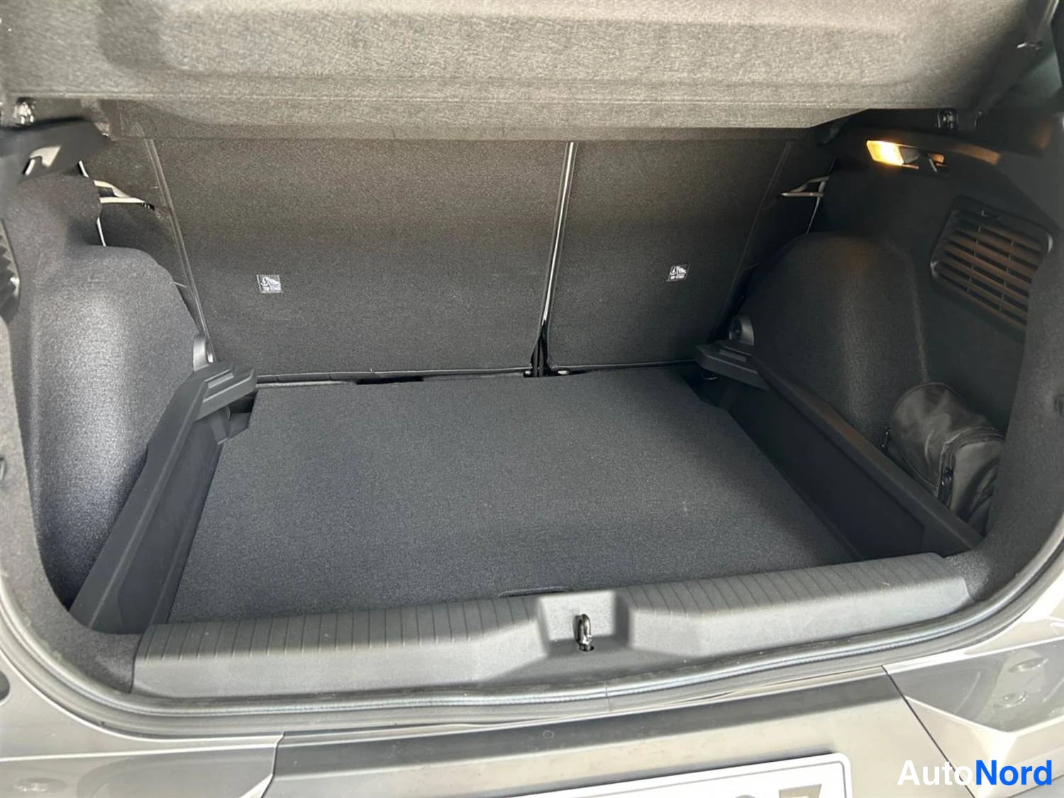 Harmaa Citroen C3 aircross 2025, kuva 15