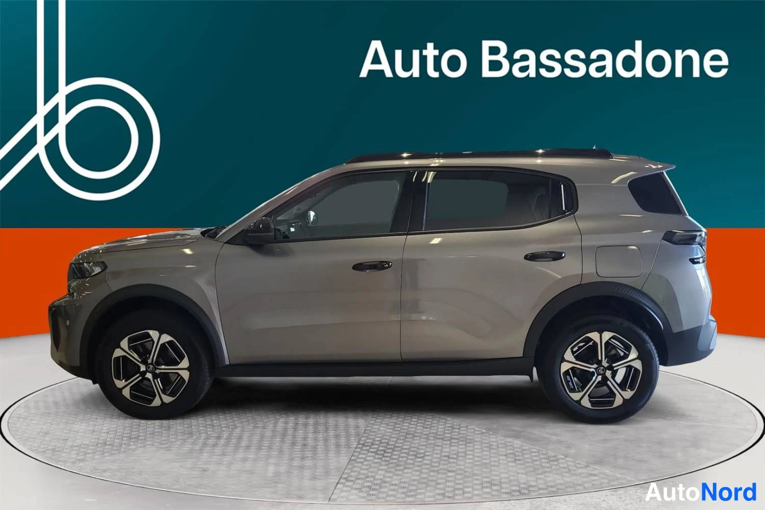 Harmaa Citroen C3 aircross 2025, sivulta, kuva 5