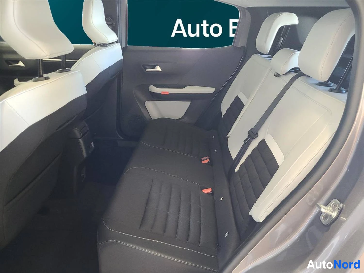 Harmaa Citroen C3 aircross 2025, kuva 9