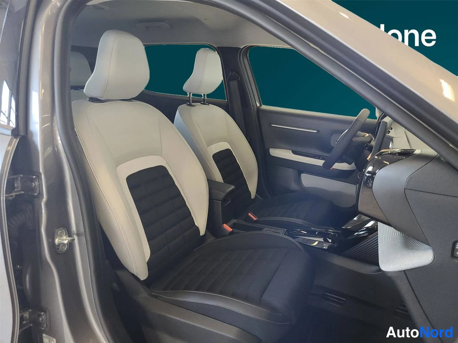 Harmaa Citroen C3 aircross 2025, kuva 11