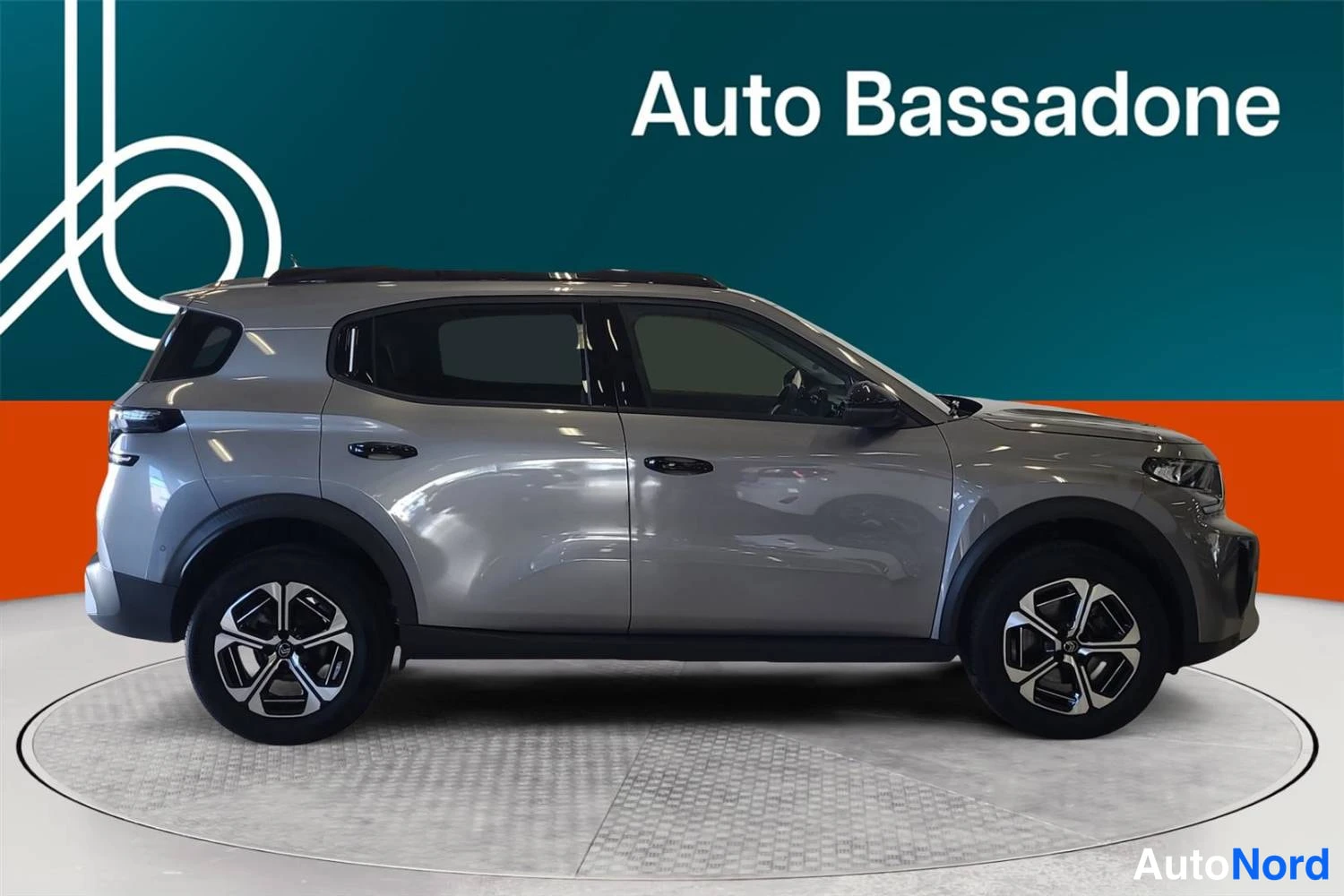 Harmaa Citroen C3 aircross 2025, sivulta, kuva 4