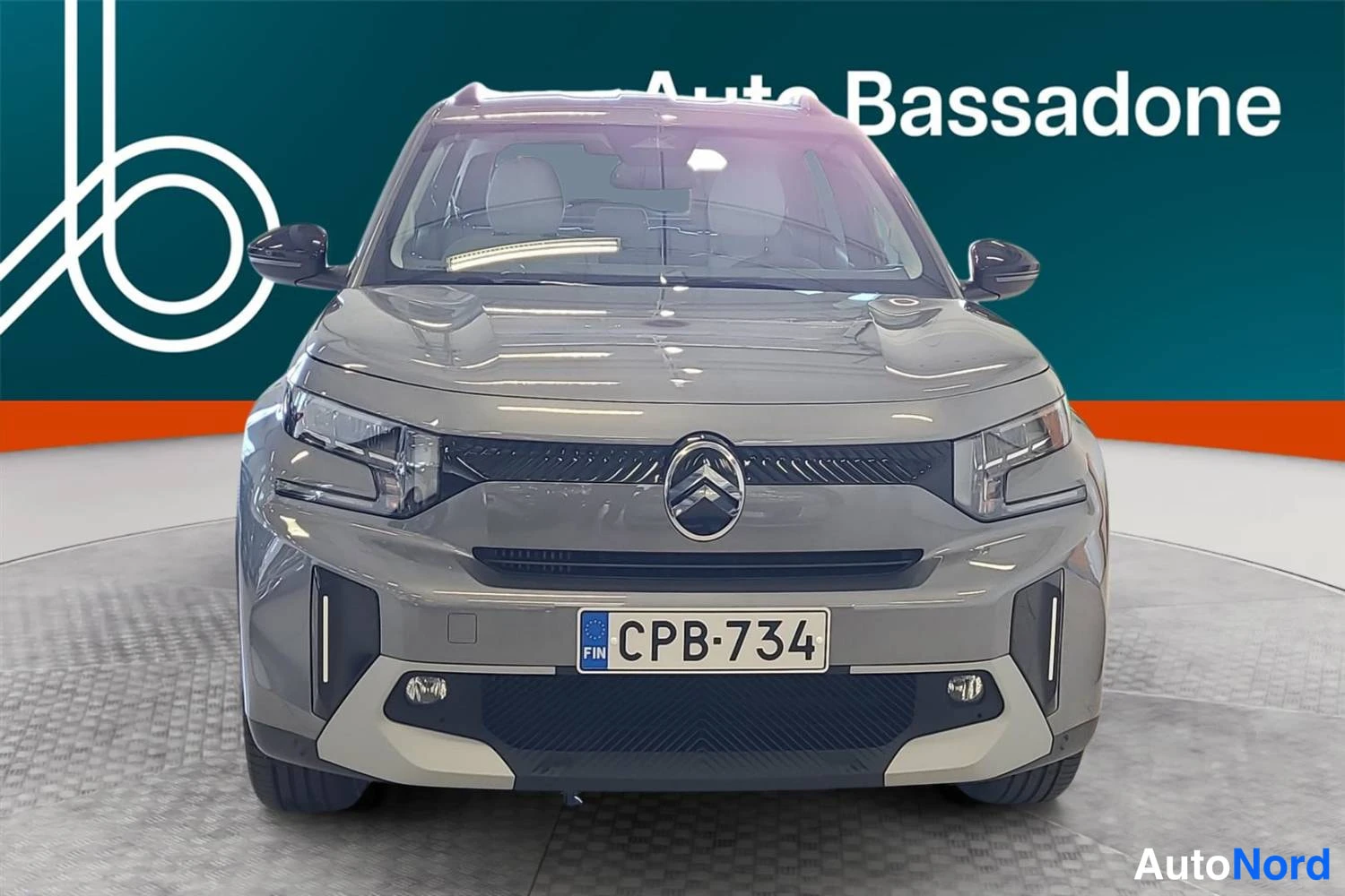Harmaa Citroen C3 aircross 2025, edestä, kuva 3