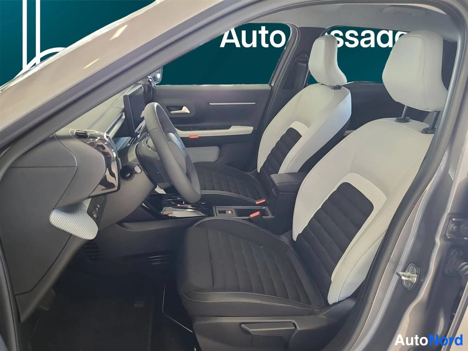 Harmaa Citroen C3 aircross 2025, kuva 19