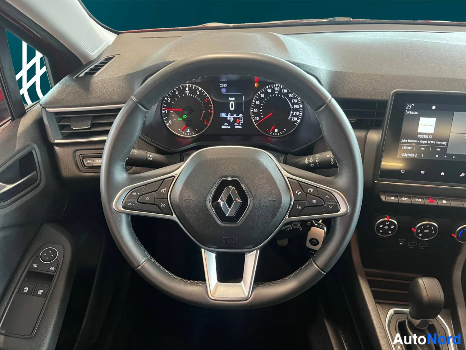 Punainen Renault Clio 2022, yksityiskohta, kuva 12
