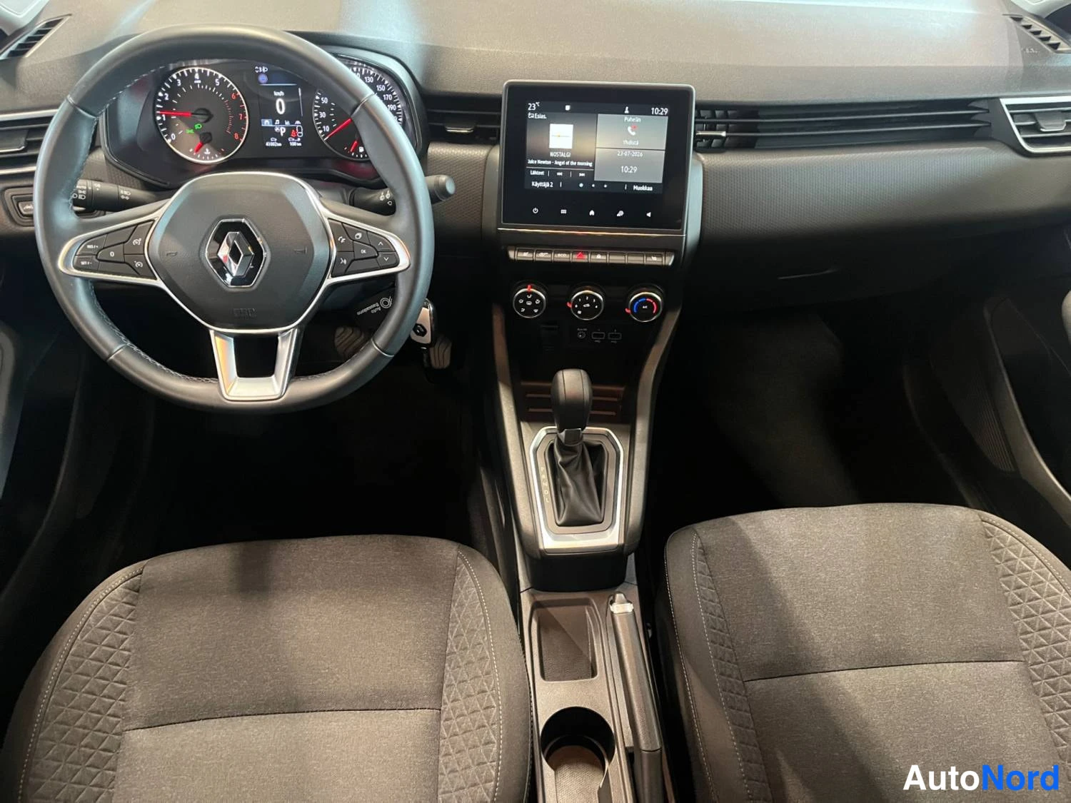 Punainen Renault Clio 2022, yksityiskohta, kuva 10