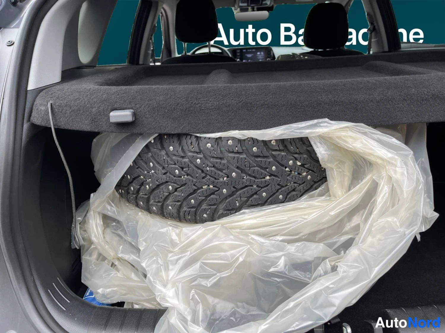 Harmaa Hyundai Bayon 2022, kuva 13