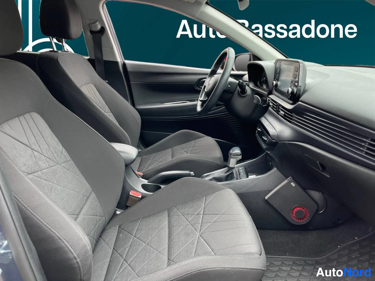 Harmaa Hyundai Bayon 2022, kuva 14