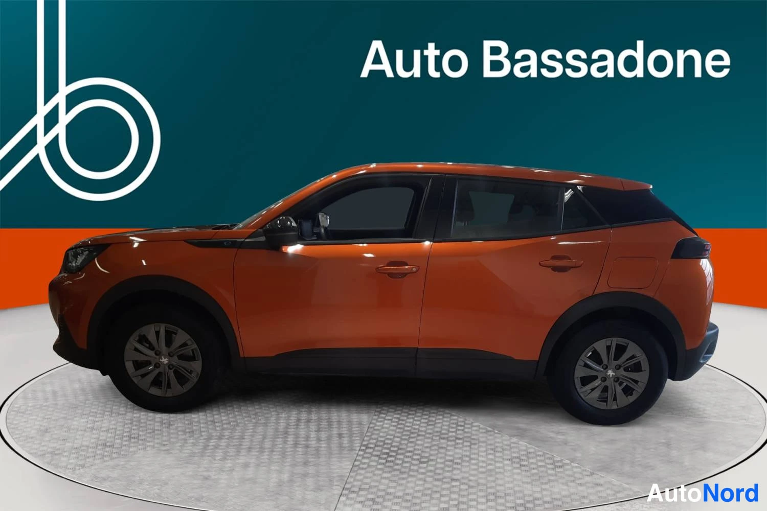 Oranssi Peugeot E-2008 2023, sivulta, kuva 5