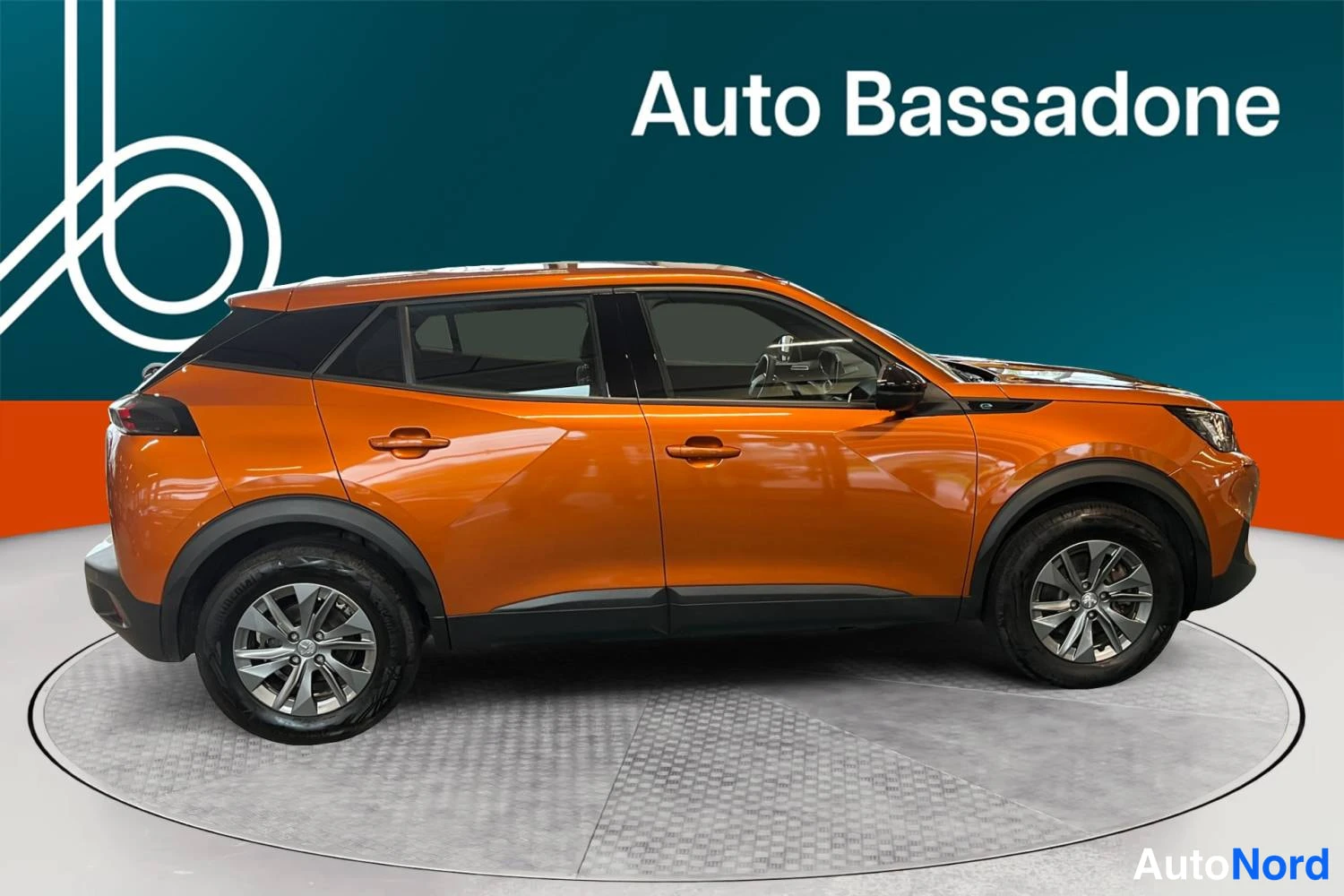 Oranssi Peugeot E-2008 2023, sivulta, kuva 5