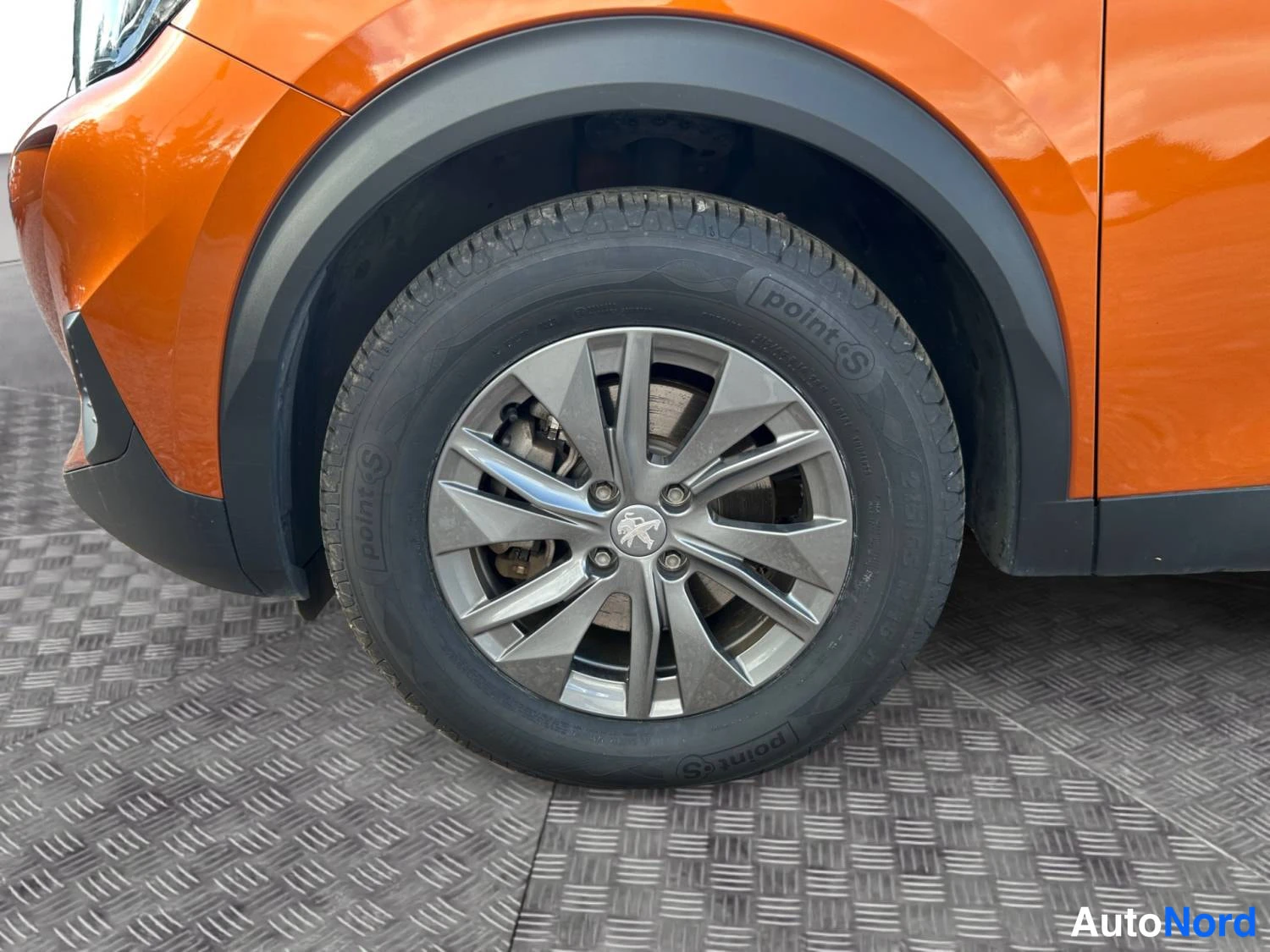Oranssi Peugeot E-2008 2023, kuva 14