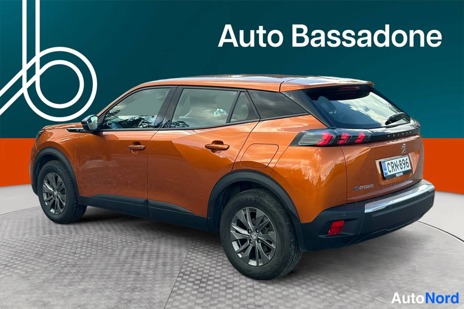 Oranssi Peugeot E-2008 2023, takaviisto, kuva 7