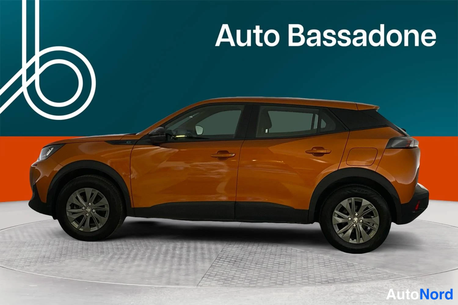 Oranssi Peugeot E-2008 2023, sivulta, kuva 4