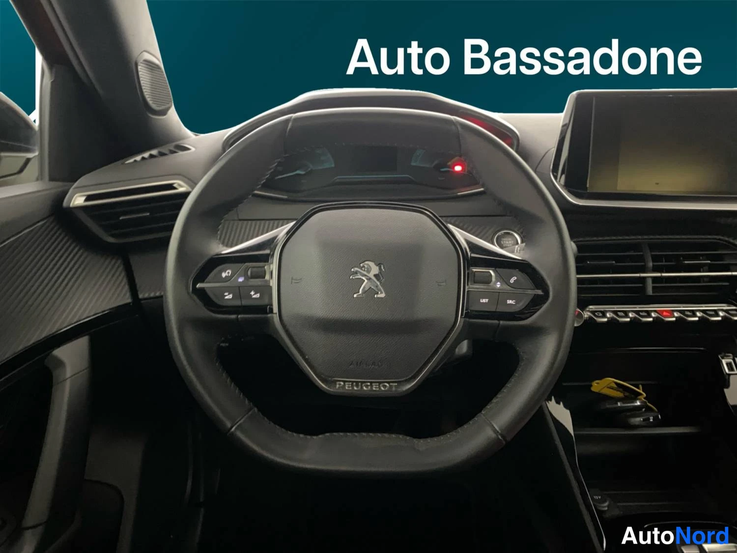 Oranssi Peugeot E-2008 2023, kuva 26