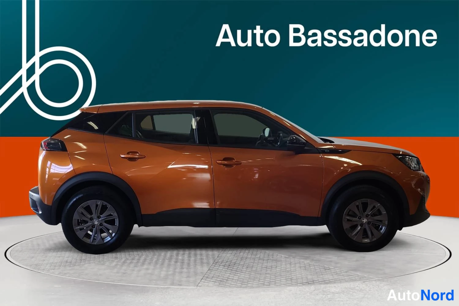 Oranssi Peugeot E-2008 2023, sivulta, kuva 5