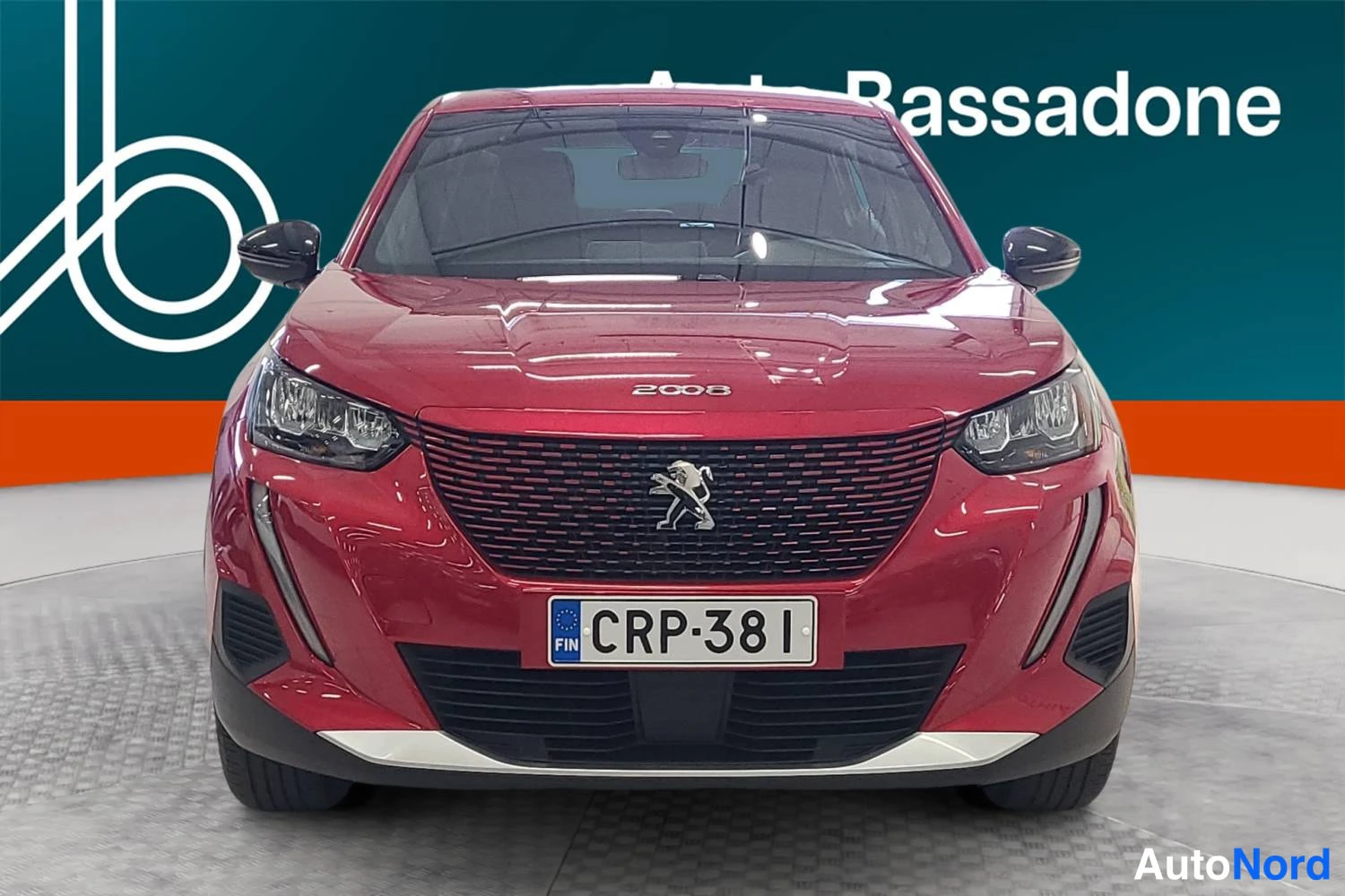 Punainen Peugeot E-2008 2023, edestä, kuva 4
