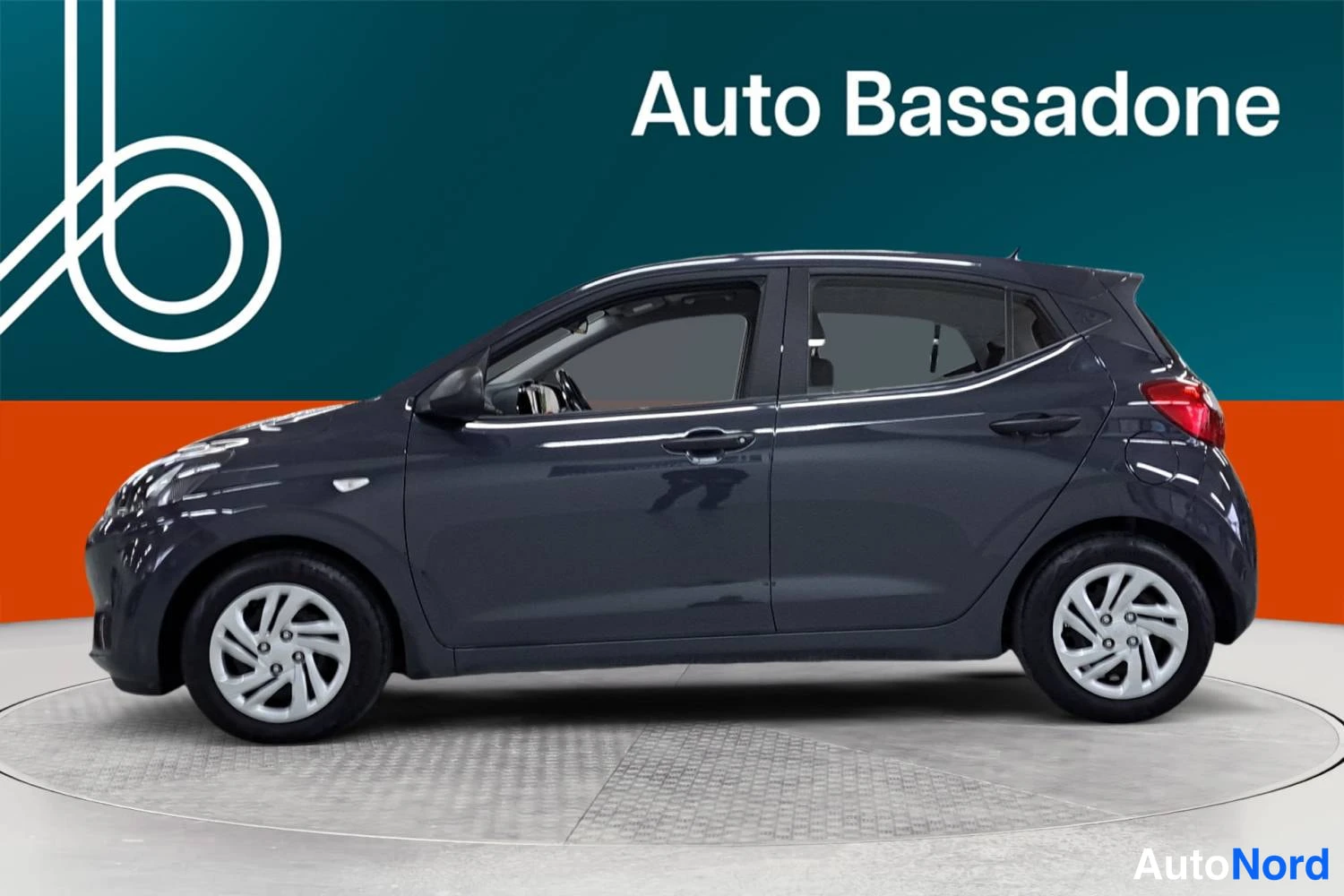 Harmaa Hyundai I10 2023, sivulta, kuva 4