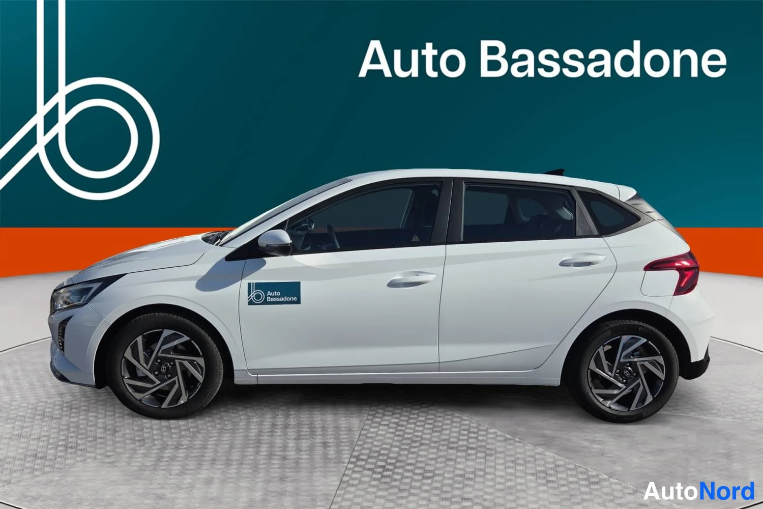 Valkoinen Hyundai I20 2026, sivulta, kuva 4