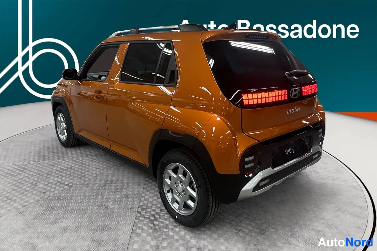Oranssi Hyundai Inster 2026, takaviisto, kuva 6