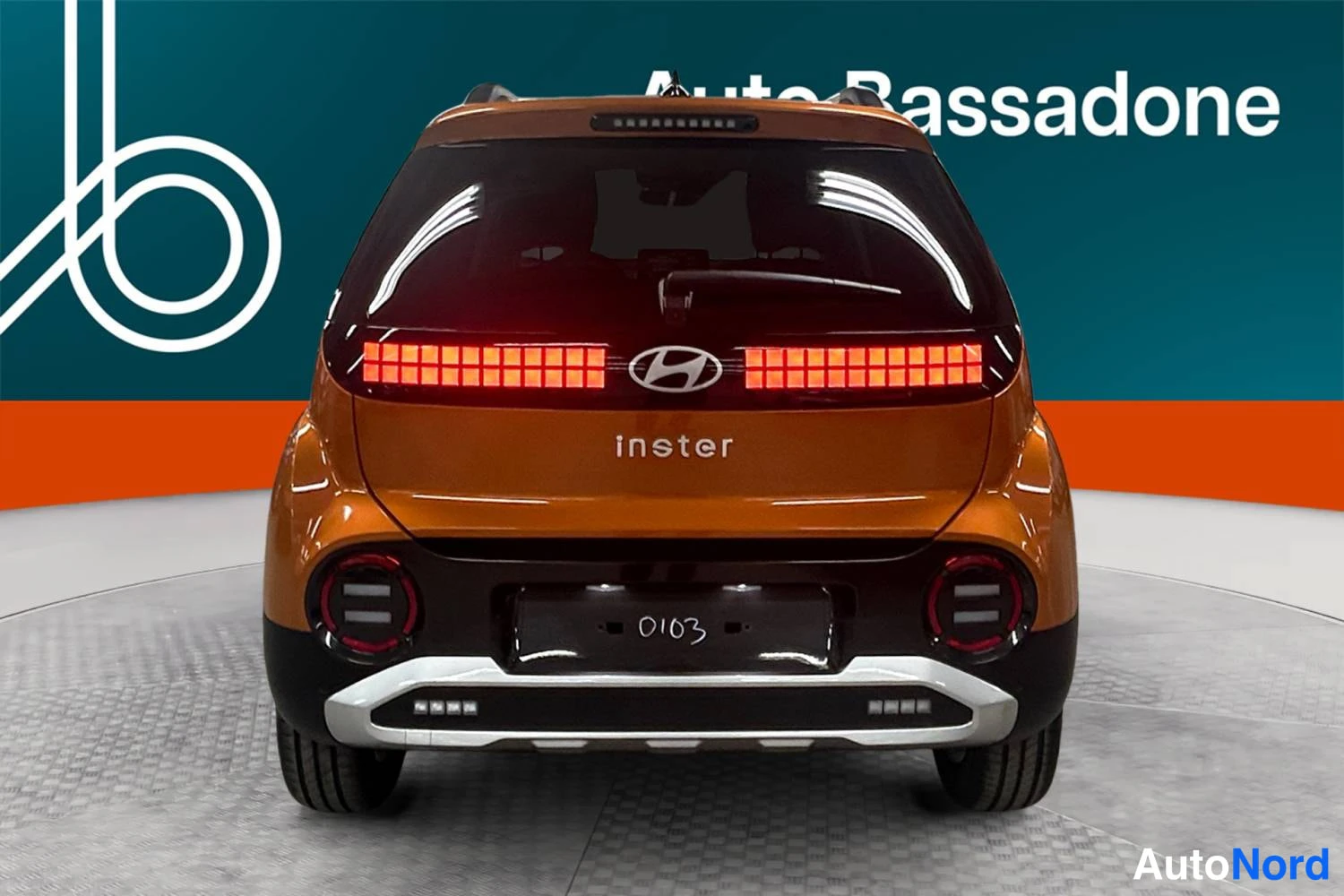 Oranssi Hyundai Inster 2026, takaa, kuva 8
