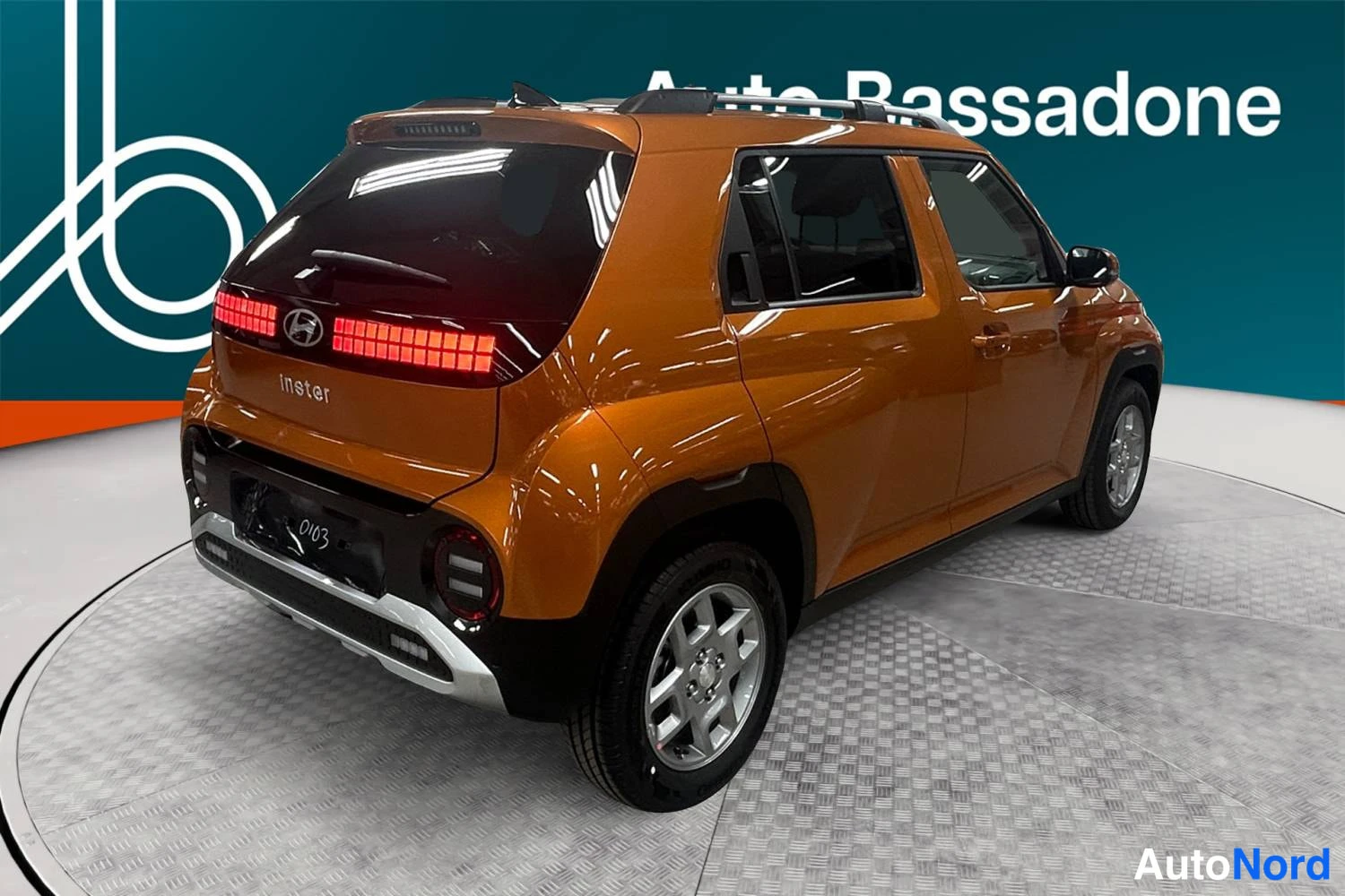 Oranssi Hyundai Inster 2026, takaviisto, kuva 7