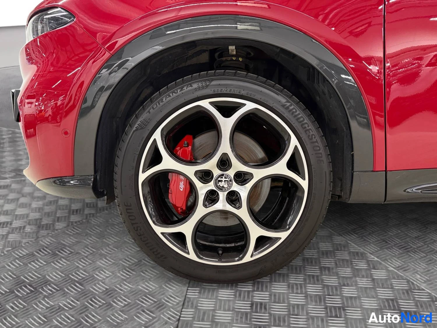 Punainen Alfa Romeo Tonale 2023, kuva 14