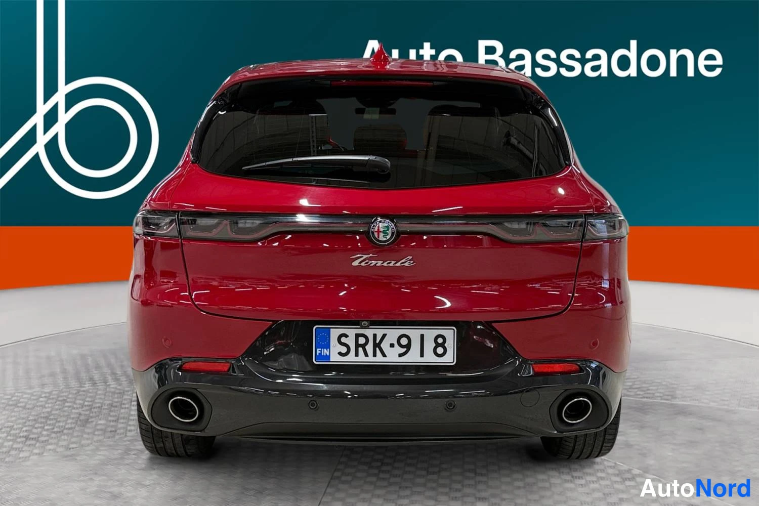 Punainen Alfa Romeo Tonale 2023, takaa, kuva 8