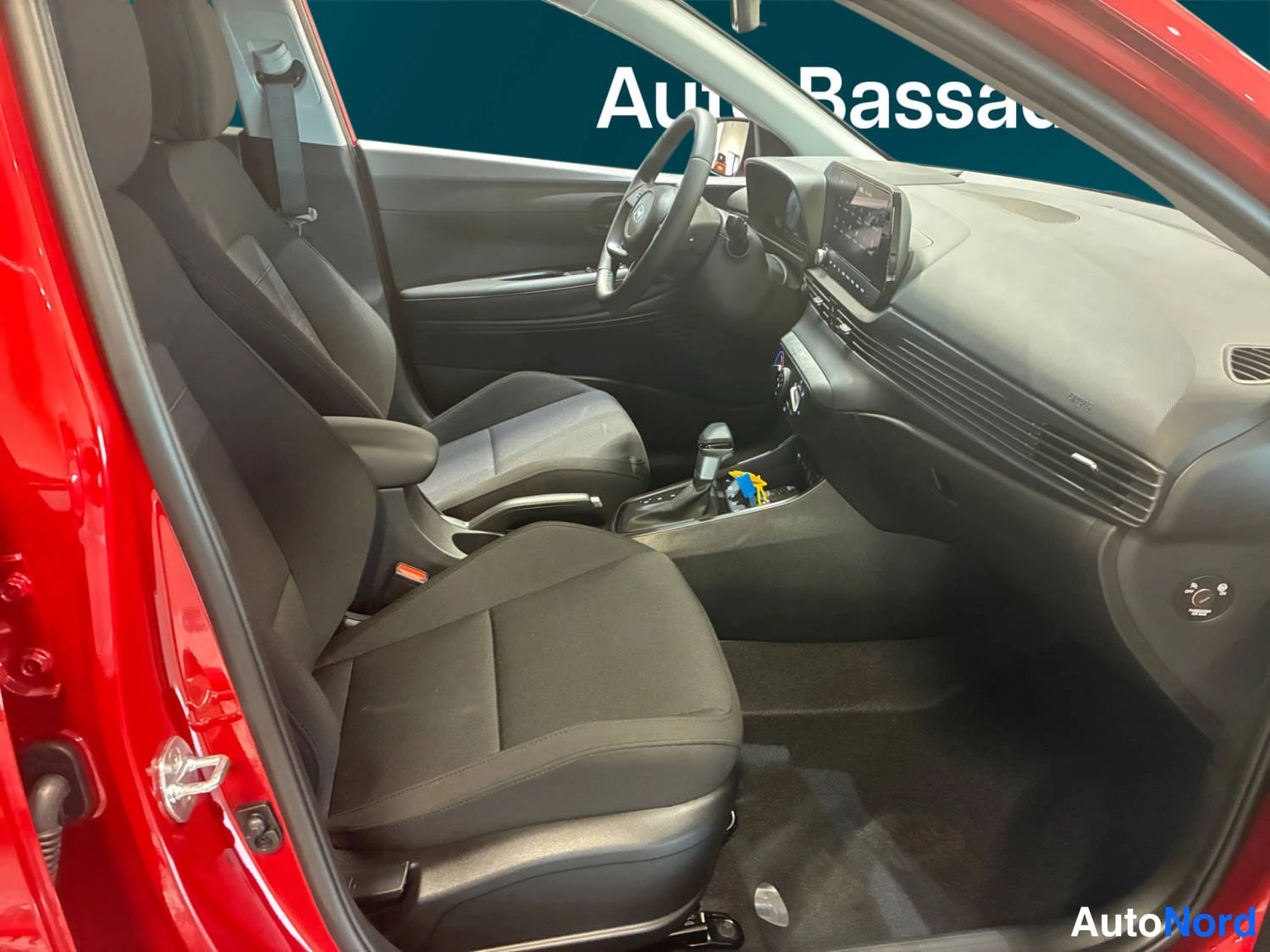 Punainen Hyundai Bayon 2026, kuva 14