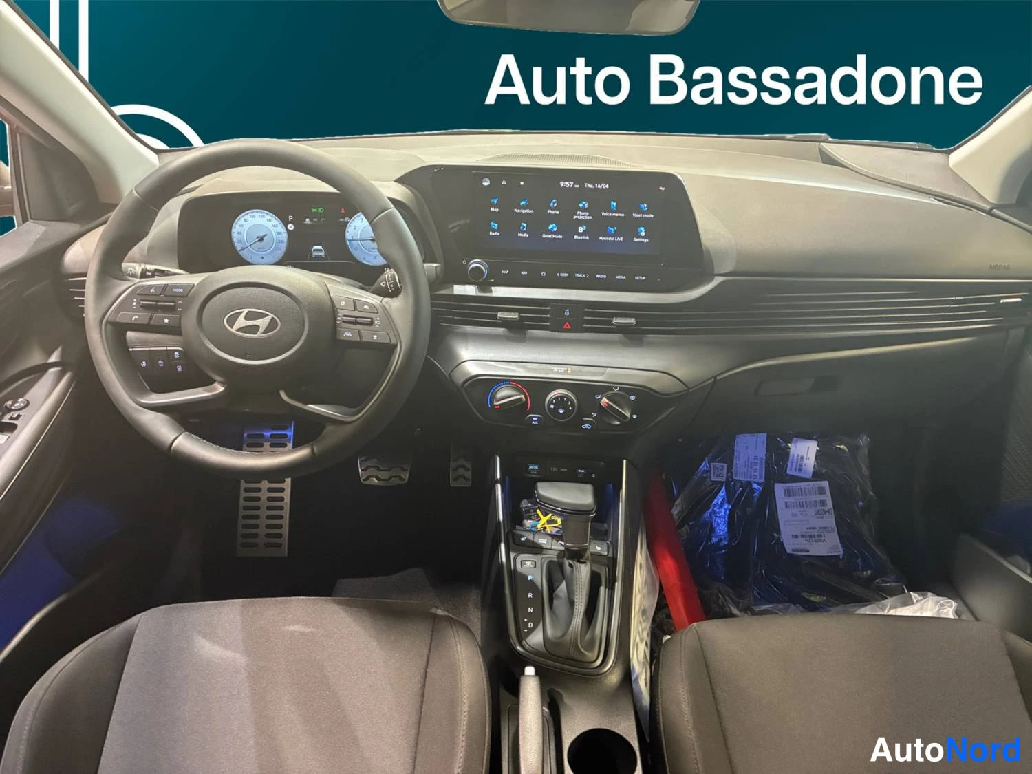 Punainen Hyundai Bayon 2026, kuva 11