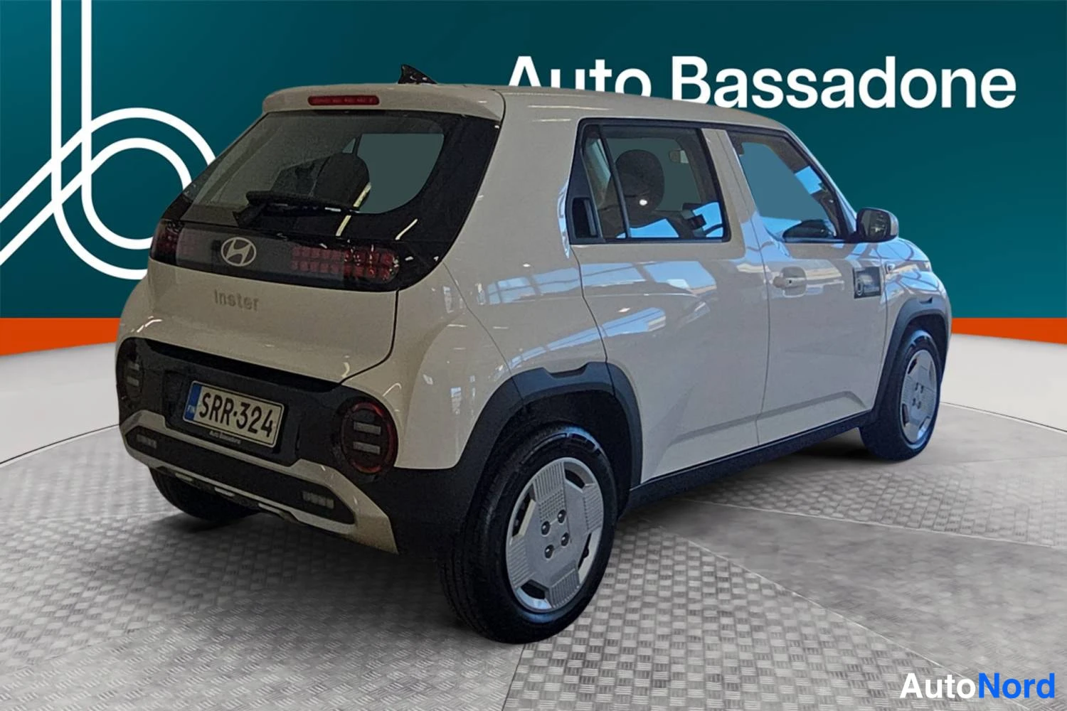 Valkoinen Hyundai Inster 2026, takaviisto, kuva 8