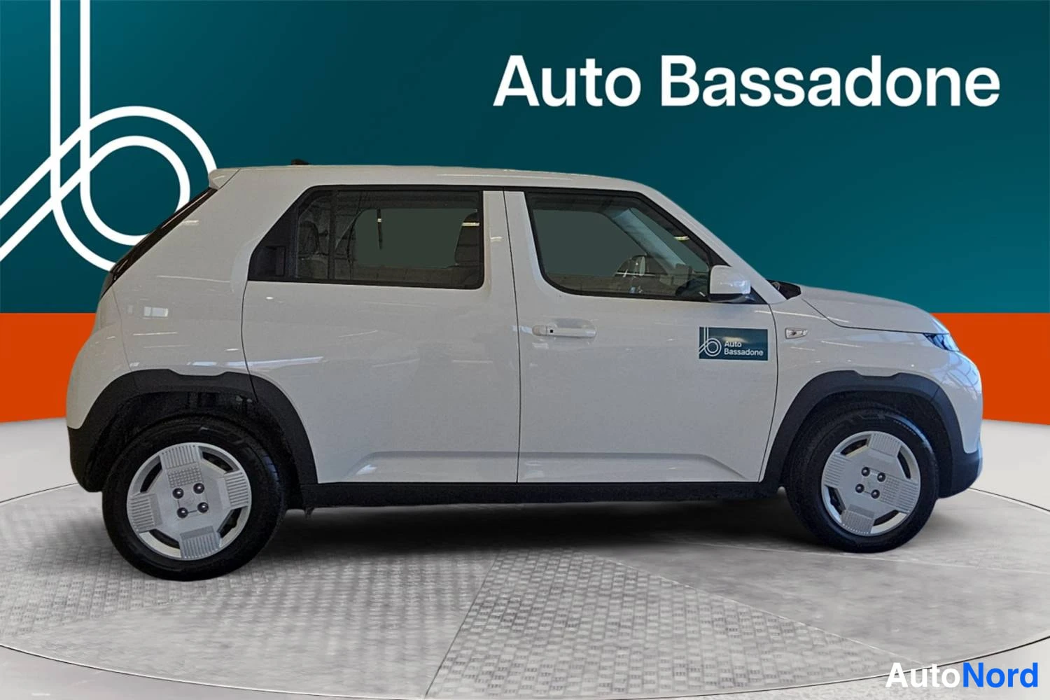 Valkoinen Hyundai Inster 2026, sivulta, kuva 6