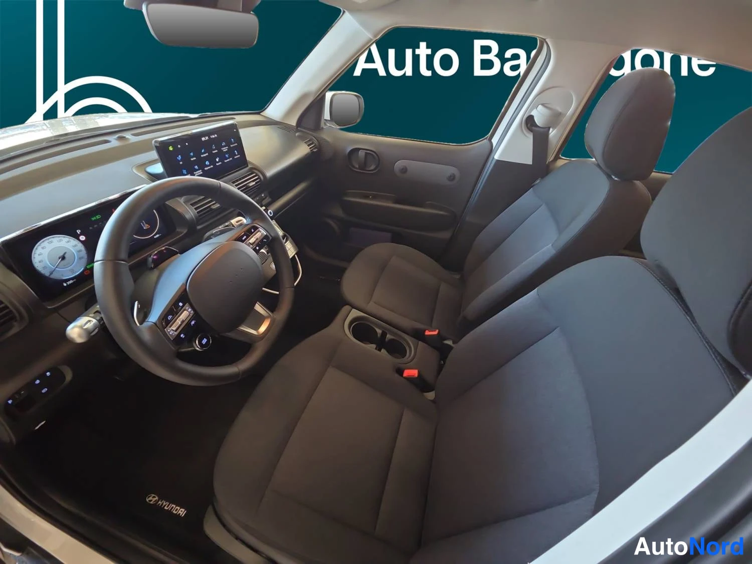 Valkoinen Hyundai Inster 2026, kuva 12