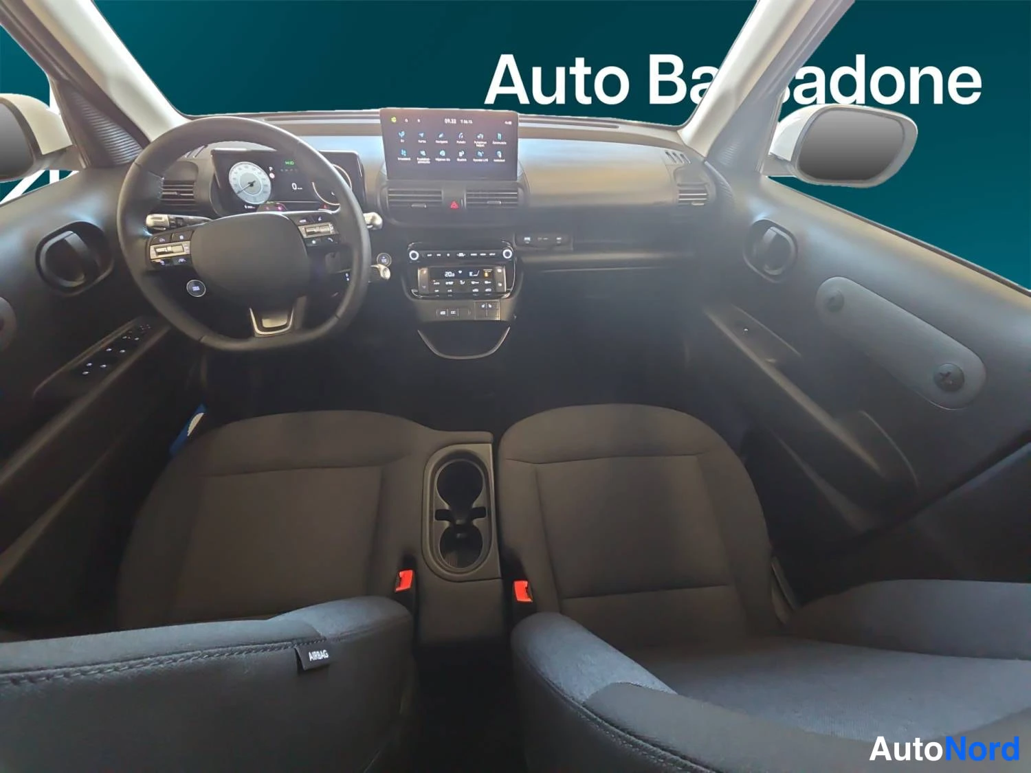 Valkoinen Hyundai Inster 2026, kuva 13