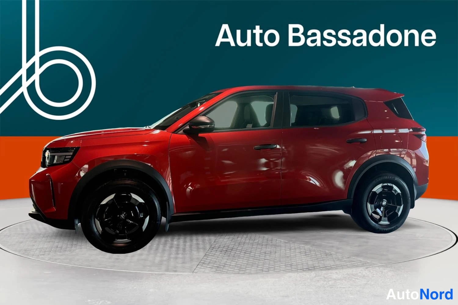 Punainen Opel Frontera 2026, sivulta, kuva 4
