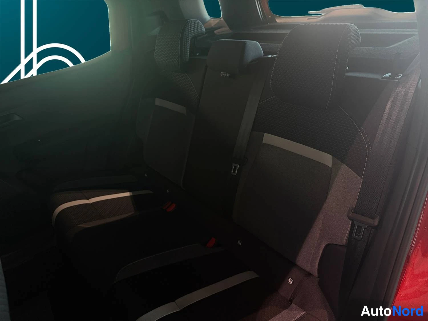 Punainen Opel Frontera 2026, kuva 16