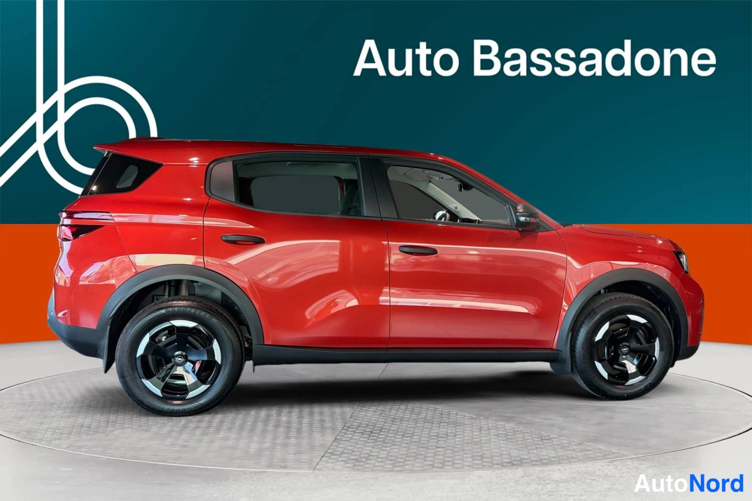 Punainen Opel Frontera 2026, sivulta, kuva 5