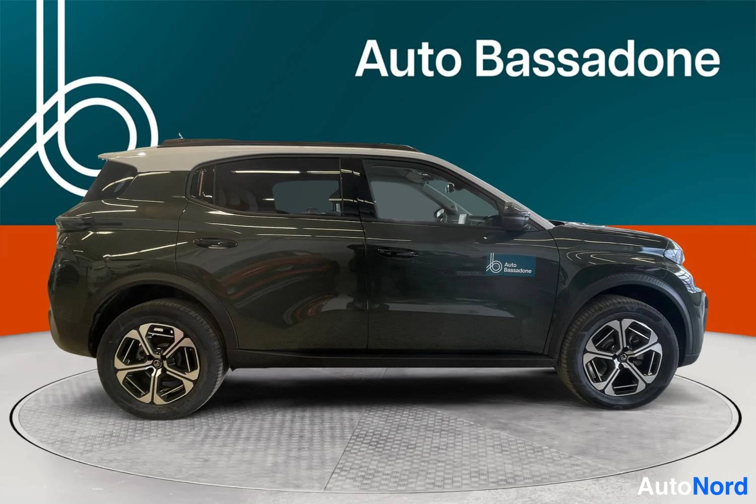 Vihreä Citroen E-c3 aircross 2026, sivulta, kuva 5