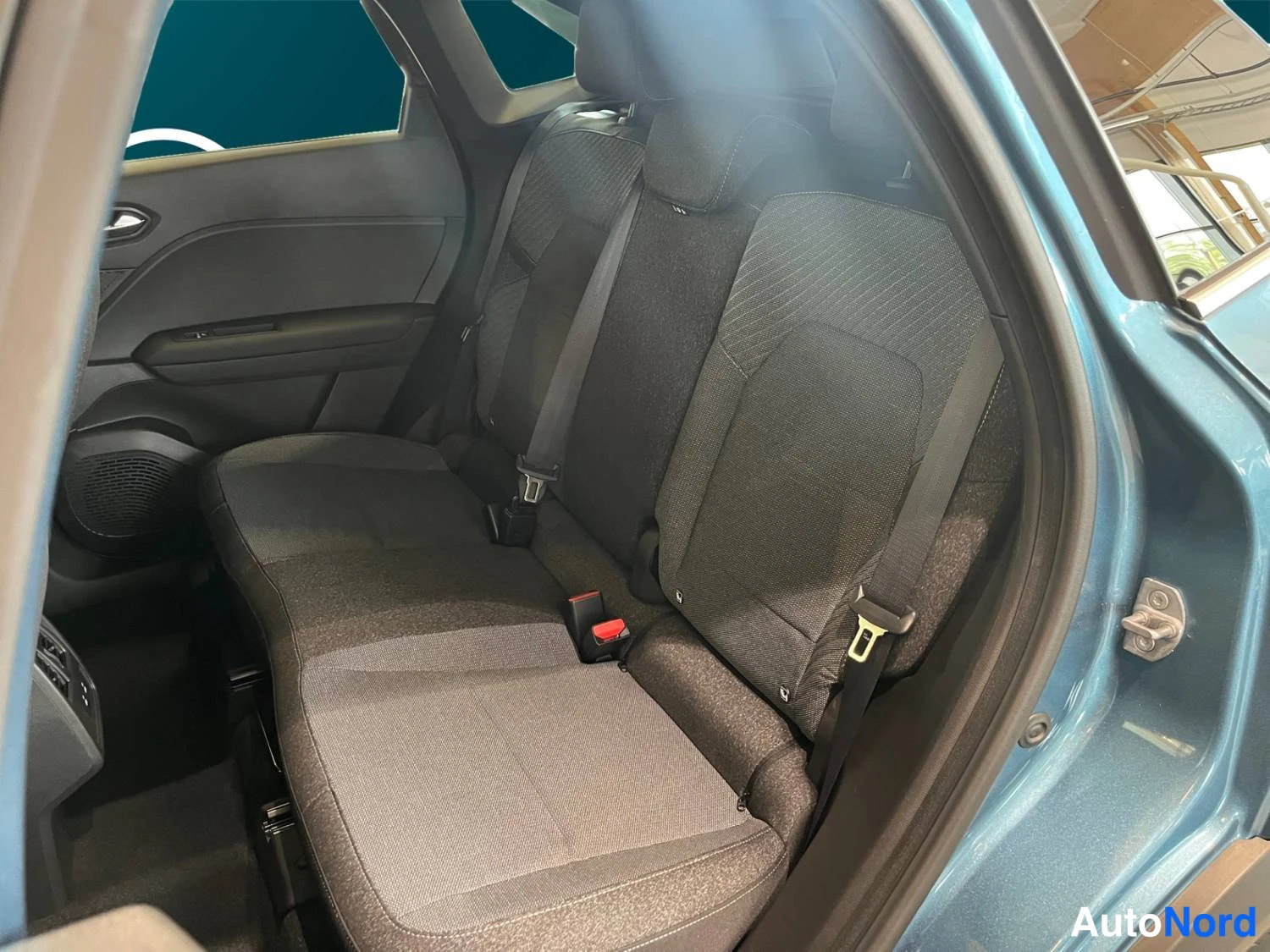 Sininen Renault Symbioz 2026, kuva 15