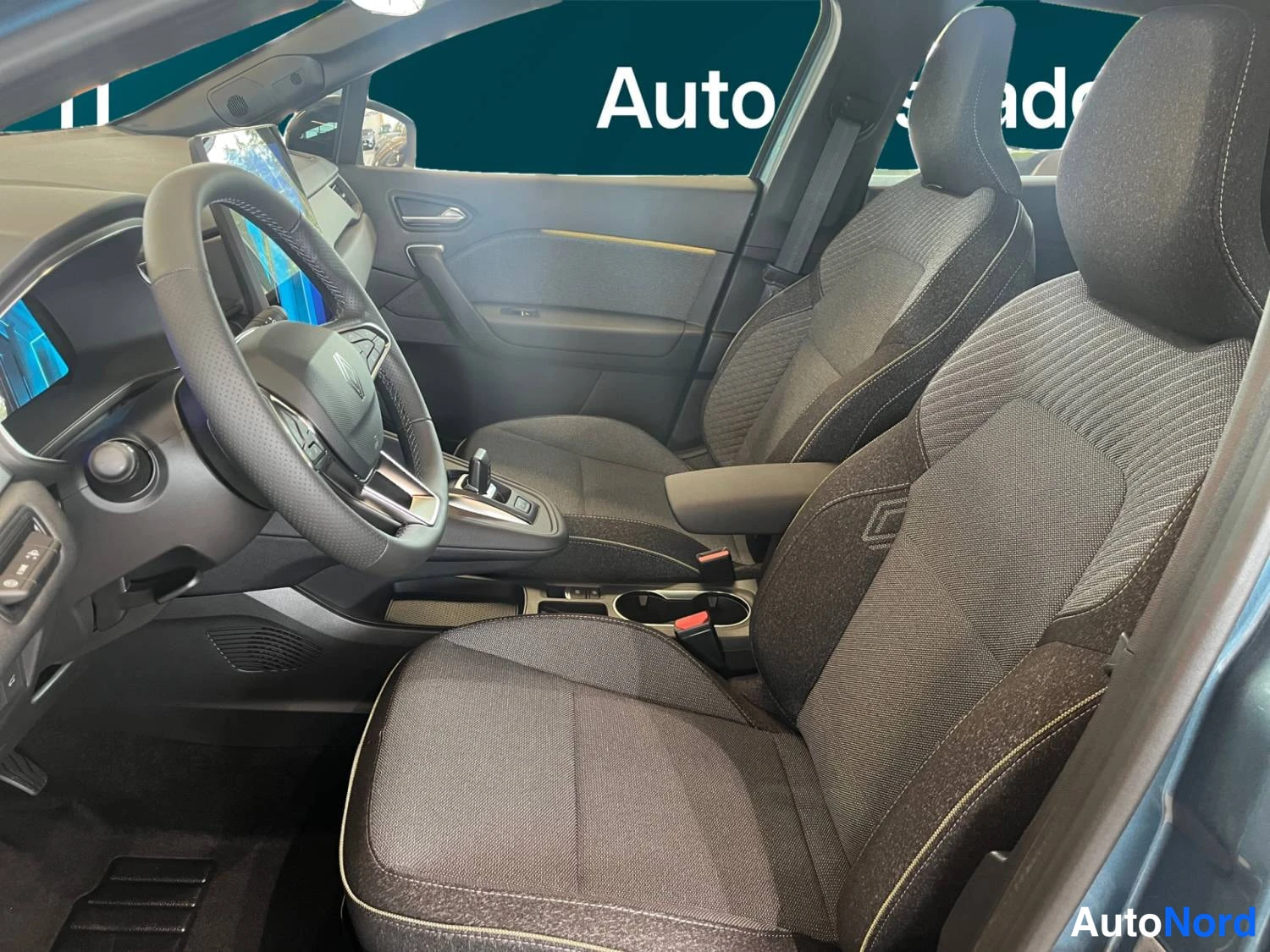 Sininen Renault Symbioz 2026, kuva 9