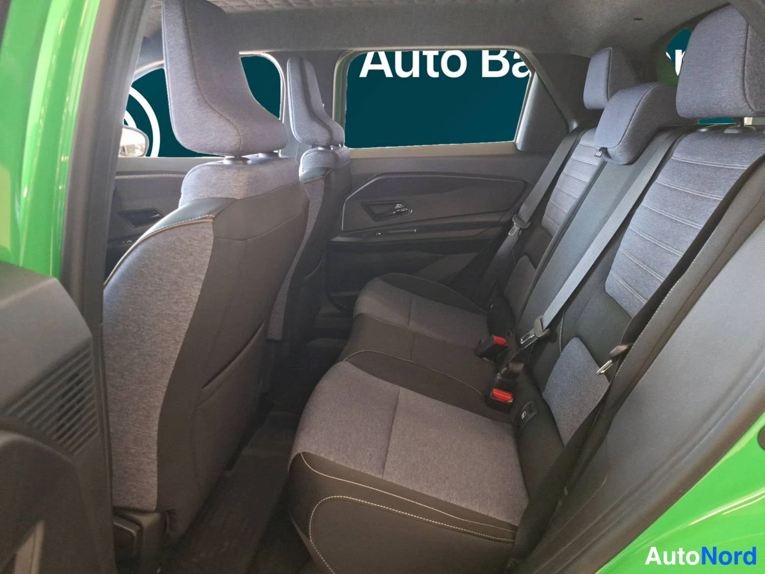 Vihreä Renault 5 E-Tech electric 2026, kuva 15