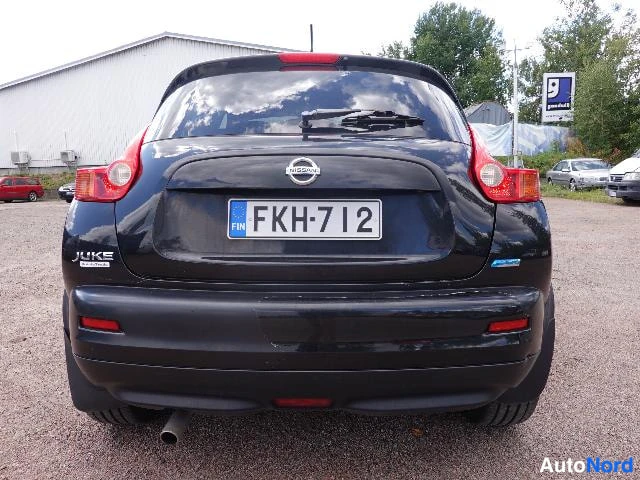 Musta Nissan Juke 2011, takaa, kuva 16